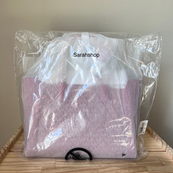 🌼Michael Kors with iPad case - Picture 15 of 15